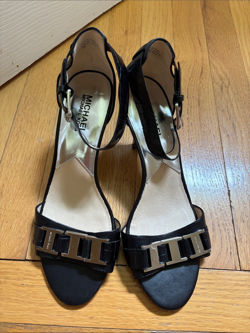 Michael Kors Black T-Strap Heel Sandals with silver Hardware brand new 8